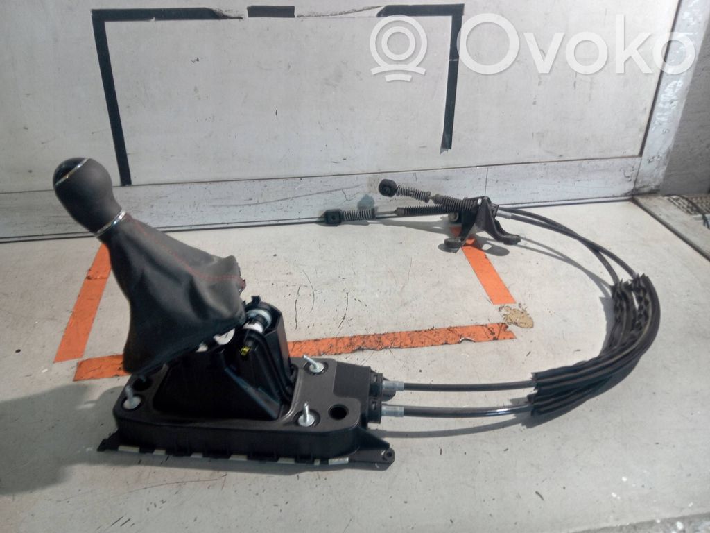 Seat Arona Lewarek zmiany biegów / dolny 