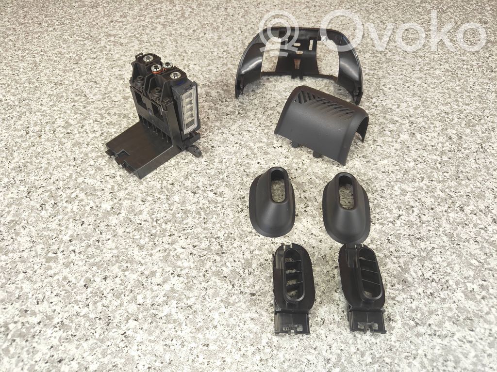 Head unit multimedia control   5B4A4B9,5A7C4C7,5B33828