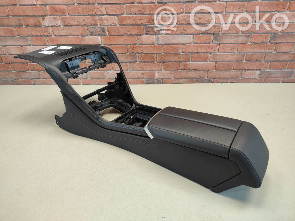 BMW 8 G15 Podłokietnik tunelu środkowego 