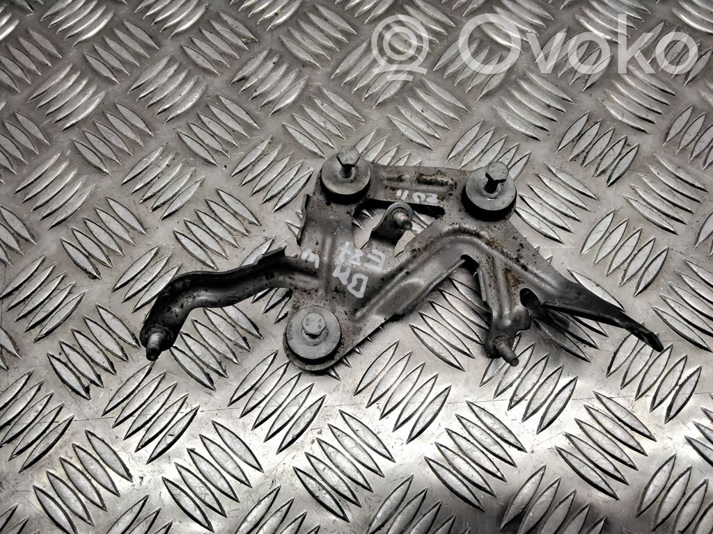 BMW 1 E81 E87 ABS pump bracket 