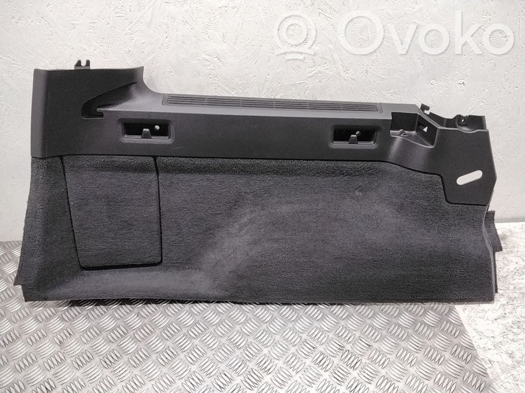 Volvo V70 Boczek / Tapicerka / bagażnika 