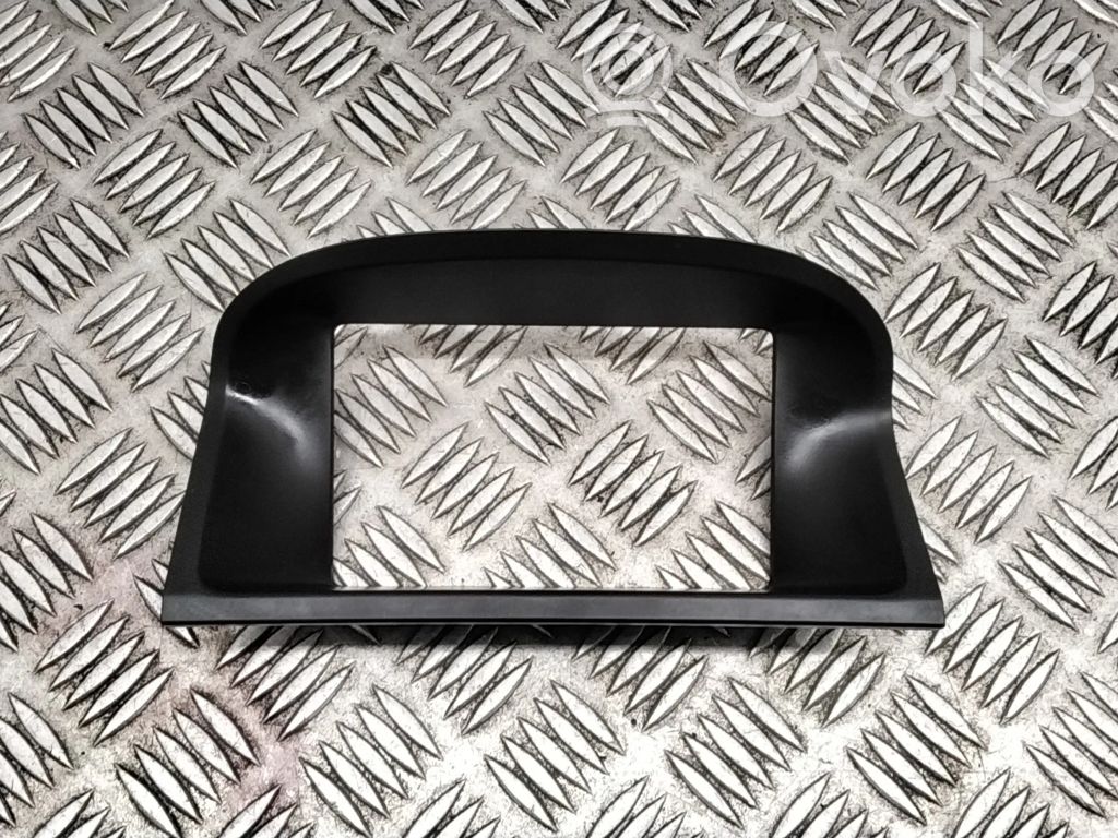 Volvo V70 Panelės apdaila 