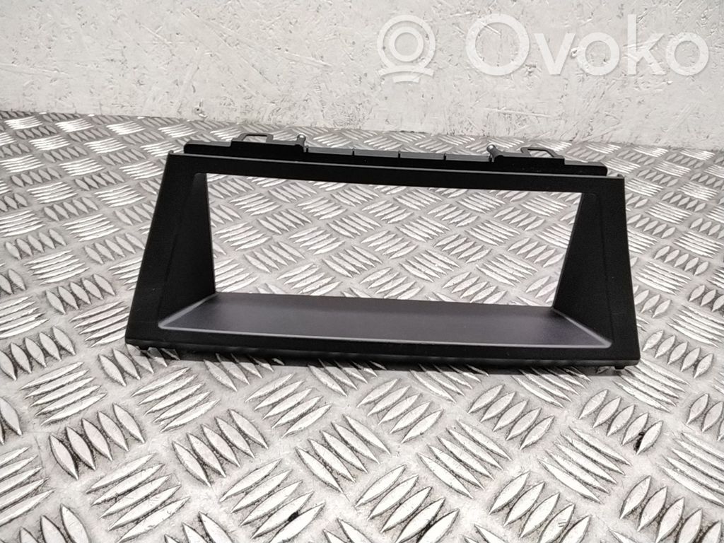Panel trim   1045580