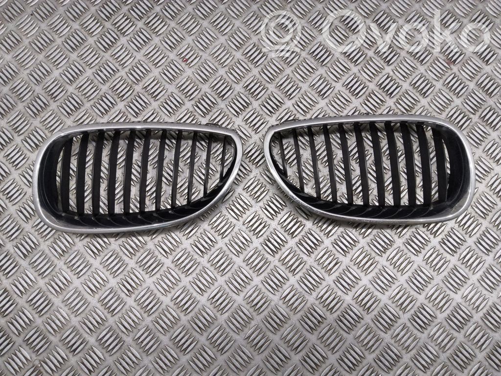 Front grill   10627110,7065702,7065701