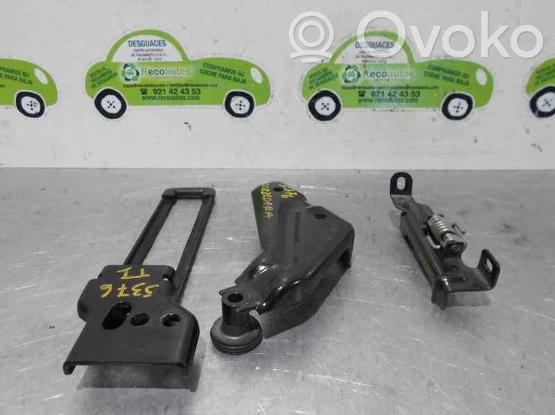 Opel Combo C Tailgate/trunk/boot hinge 