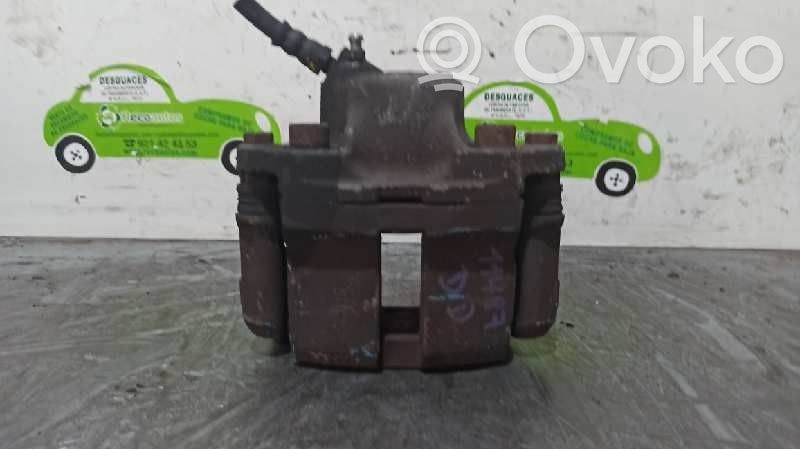 Dacia Sandero Zacisk hamulcowy przedni 