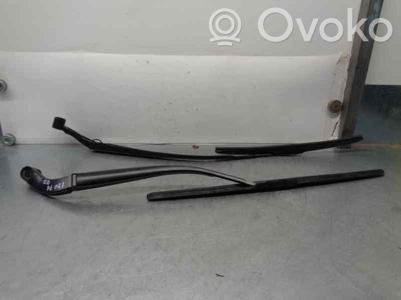 Mazda 3 III Front wiper blade arm 