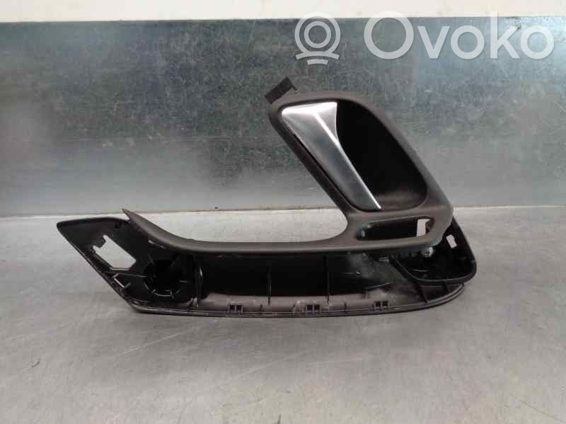 Klamka wewnętrzna drzwi przednich   6R0867179J