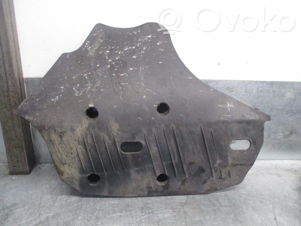 Placa protectora/protector antisalpicaduras motor   33326796138,CESTA44