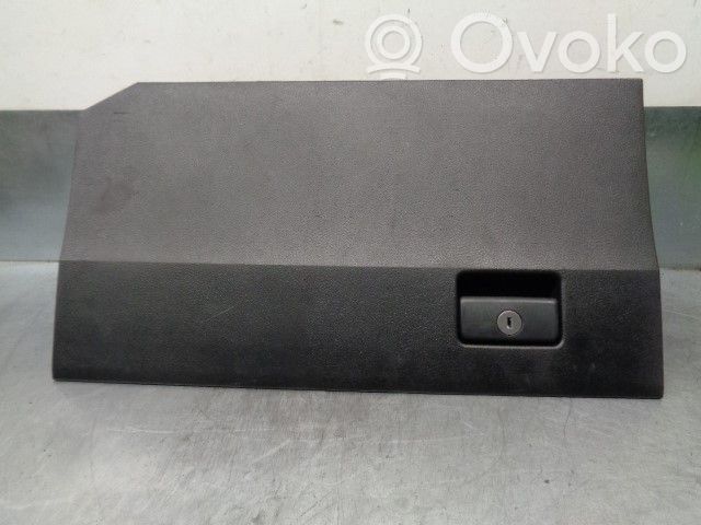 Toyota Verso Daiktadėžė 