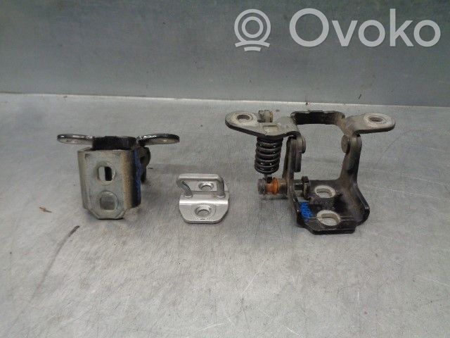 Dodge Journey Tailgate/trunk/boot hinge 