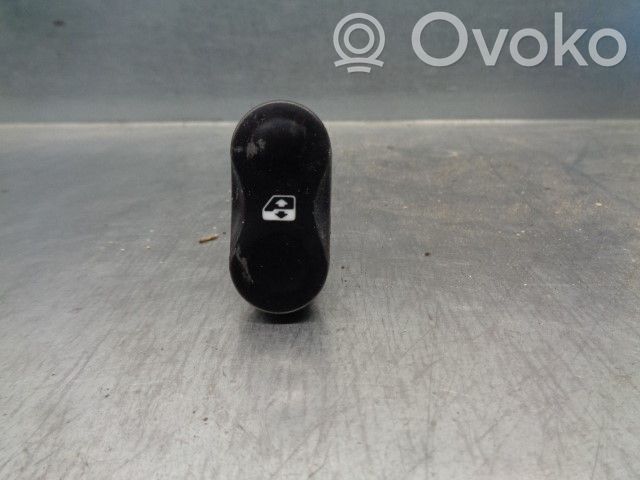 Dacia Duster Electric window control switch 