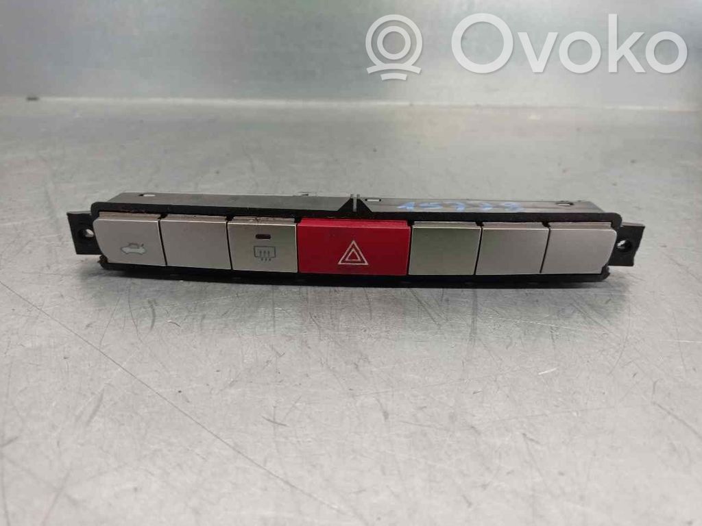 Fiat Linea Botón interruptor de luz de peligro 