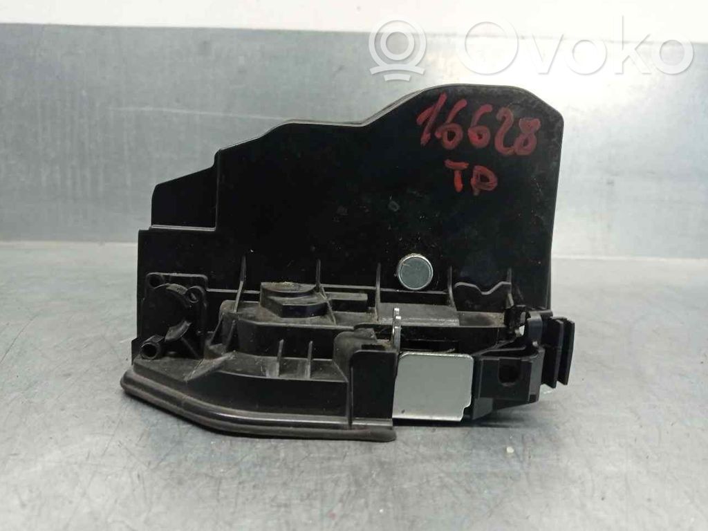 BMW 5 F10 F11 Zamek drzwi tylnych 