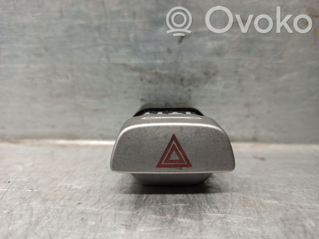 Botón interruptor de luz de peligro   8M5T13A350AA