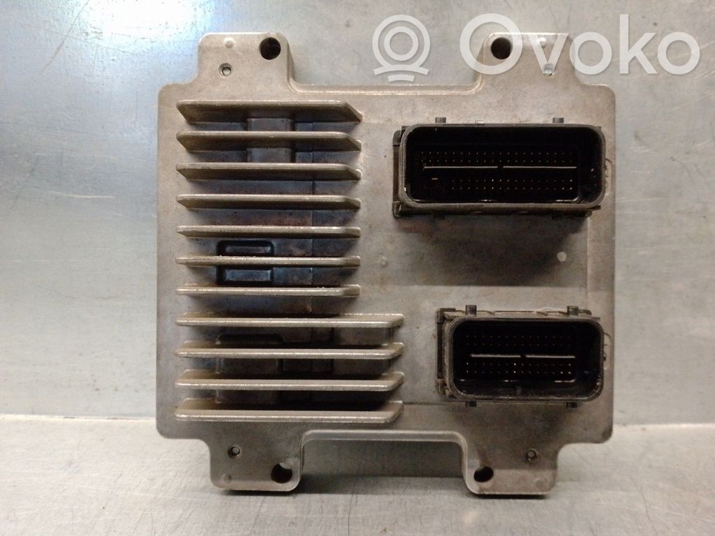 Opel Corsa D Dzinēja vadības bloks 
