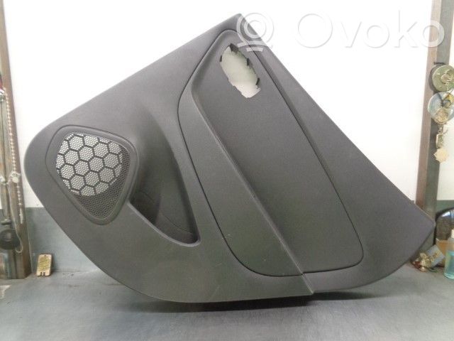 Renault Captur Takaoven verhoilu 