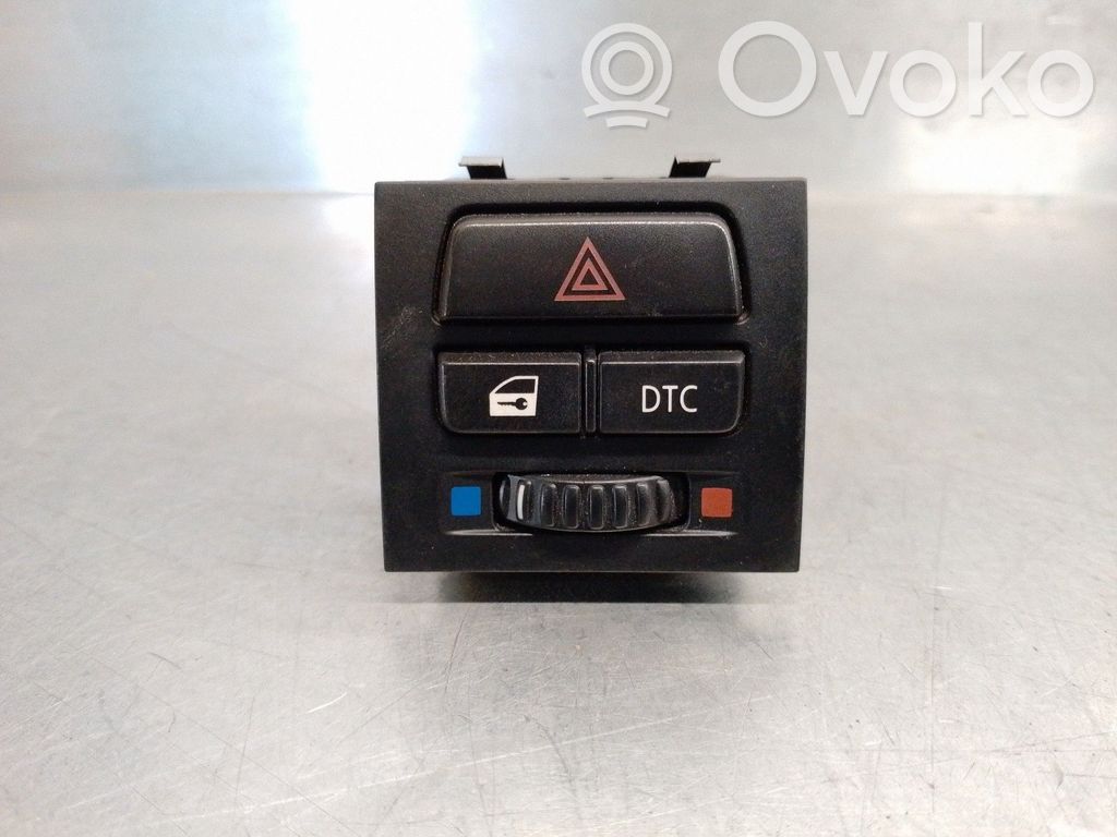 Botón interruptor de luz de peligro   6945652,549549500