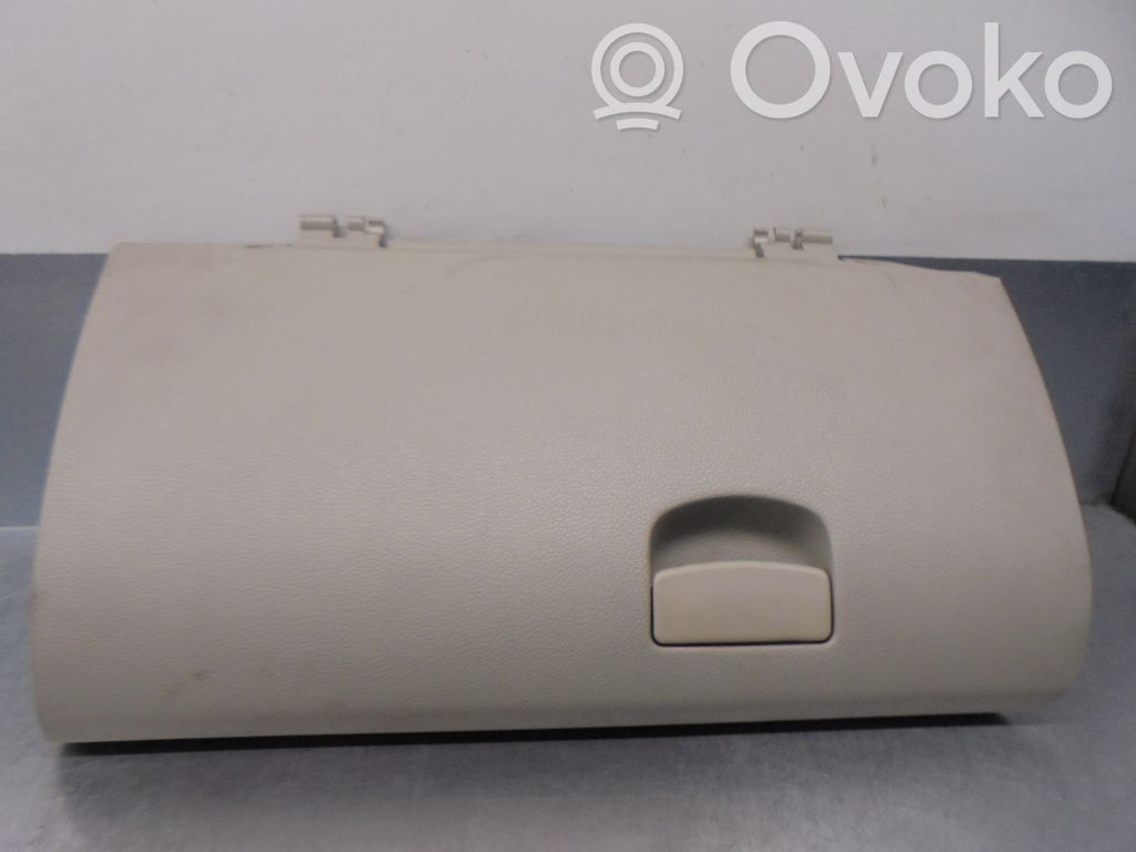 Guantera   66121AJ010WJ