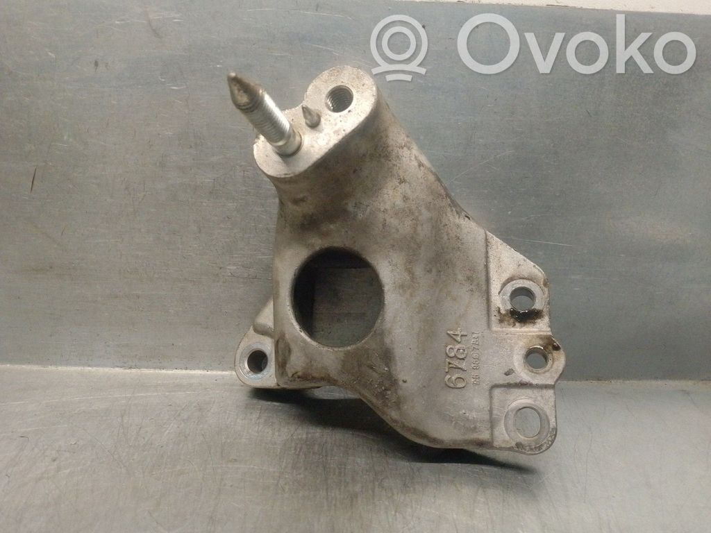 Chevrolet Spark Engine mount bracket 
