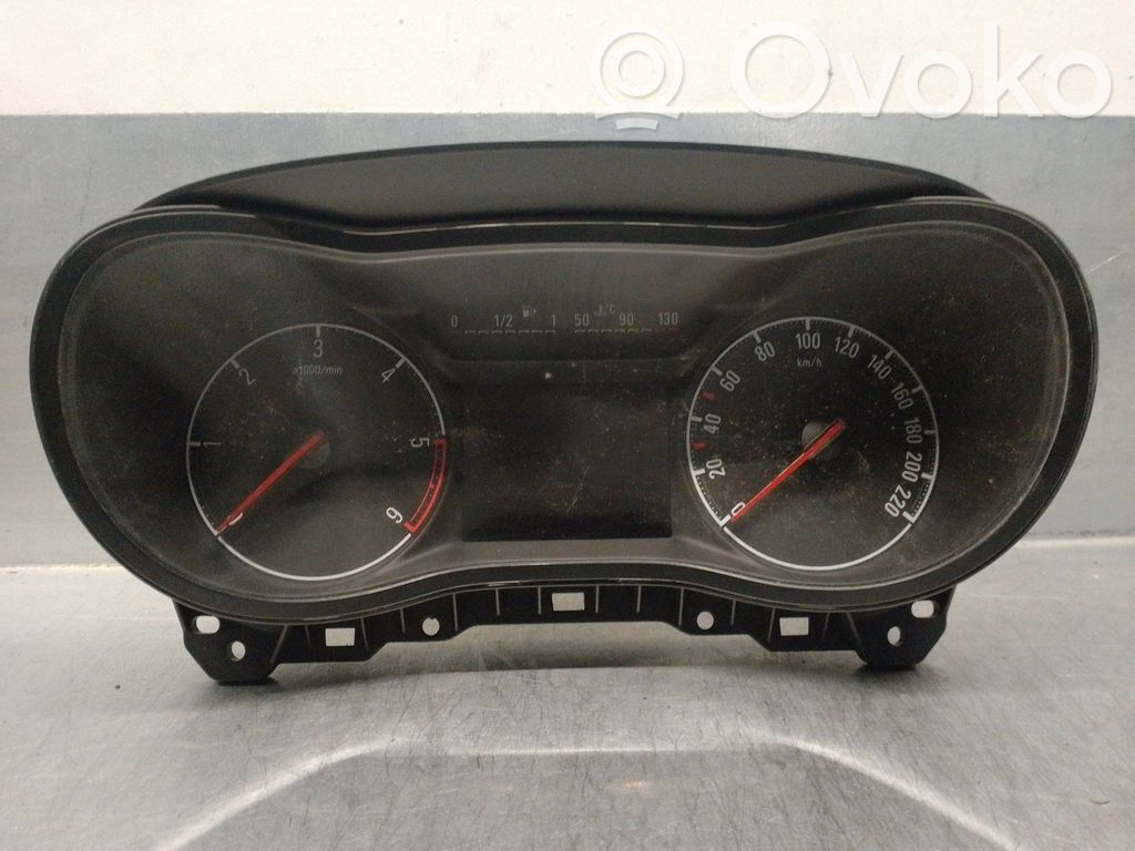 Opel Corsa E Spidometrs (instrumentu panelī) 