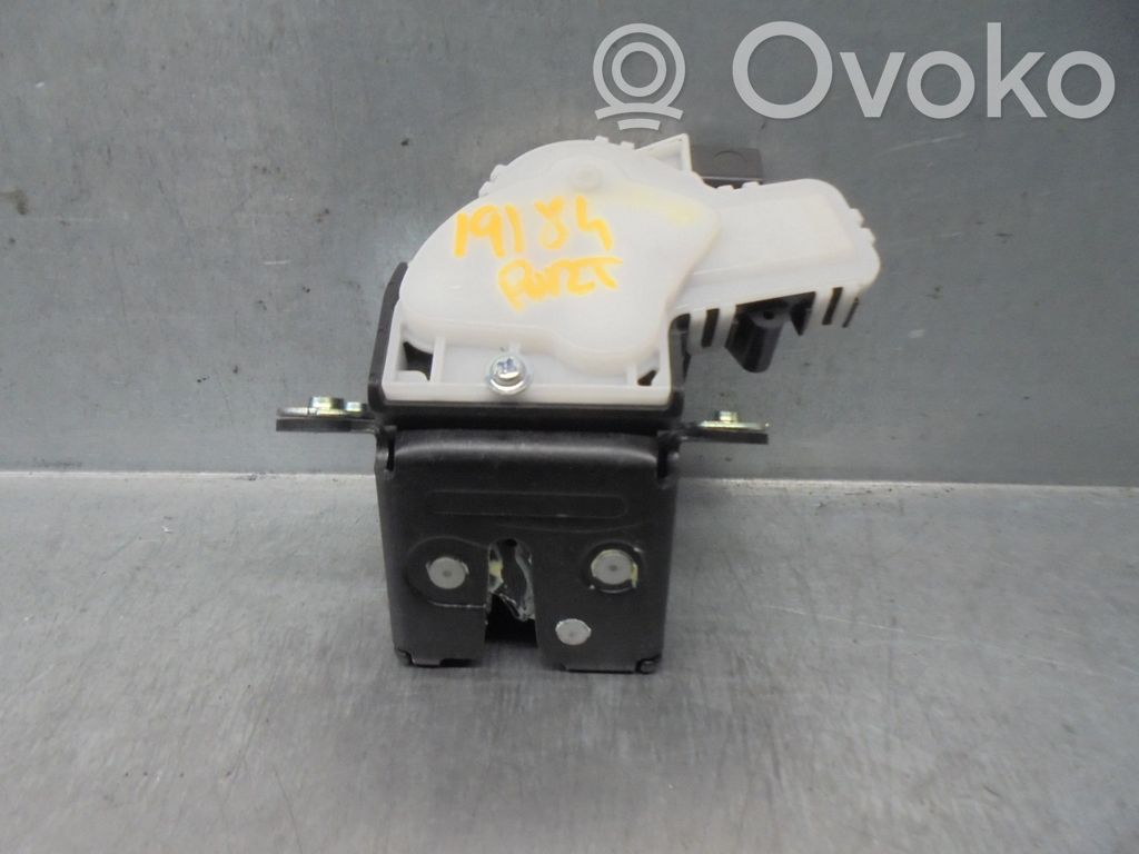 Mazda 3 Loquet de verrouillage de hayon 