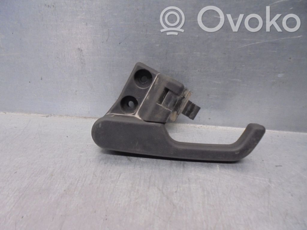 Tie down hook / loop   4881973