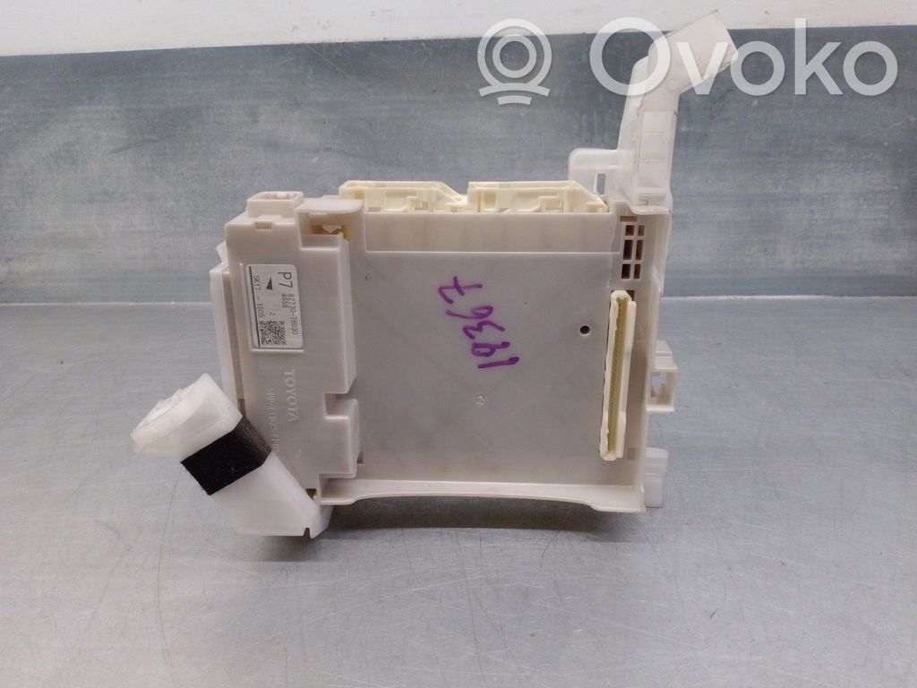 Lexus CT 200H Fuse box set 