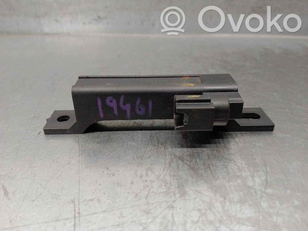 Nissan X-Trail T32 Radio antena 