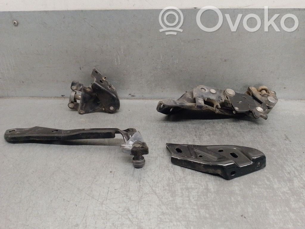 Tailgate/trunk/boot hinge   9033CZ,9033Z7