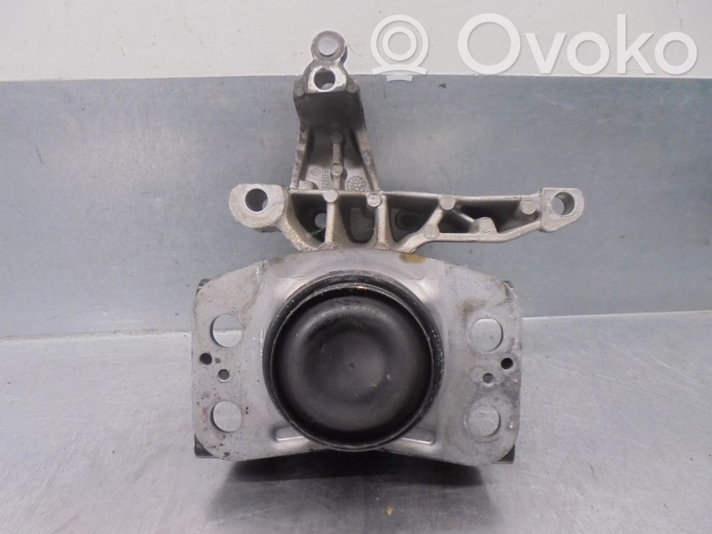 Engine mount bracket   8200410267
