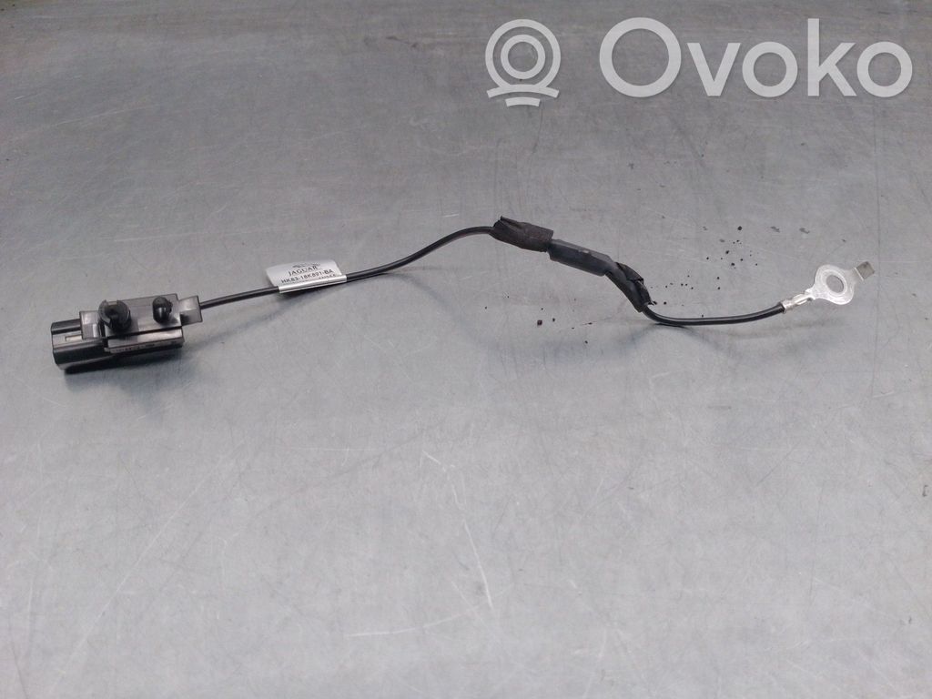 Land Rover Range Rover Velar Radio antenna 