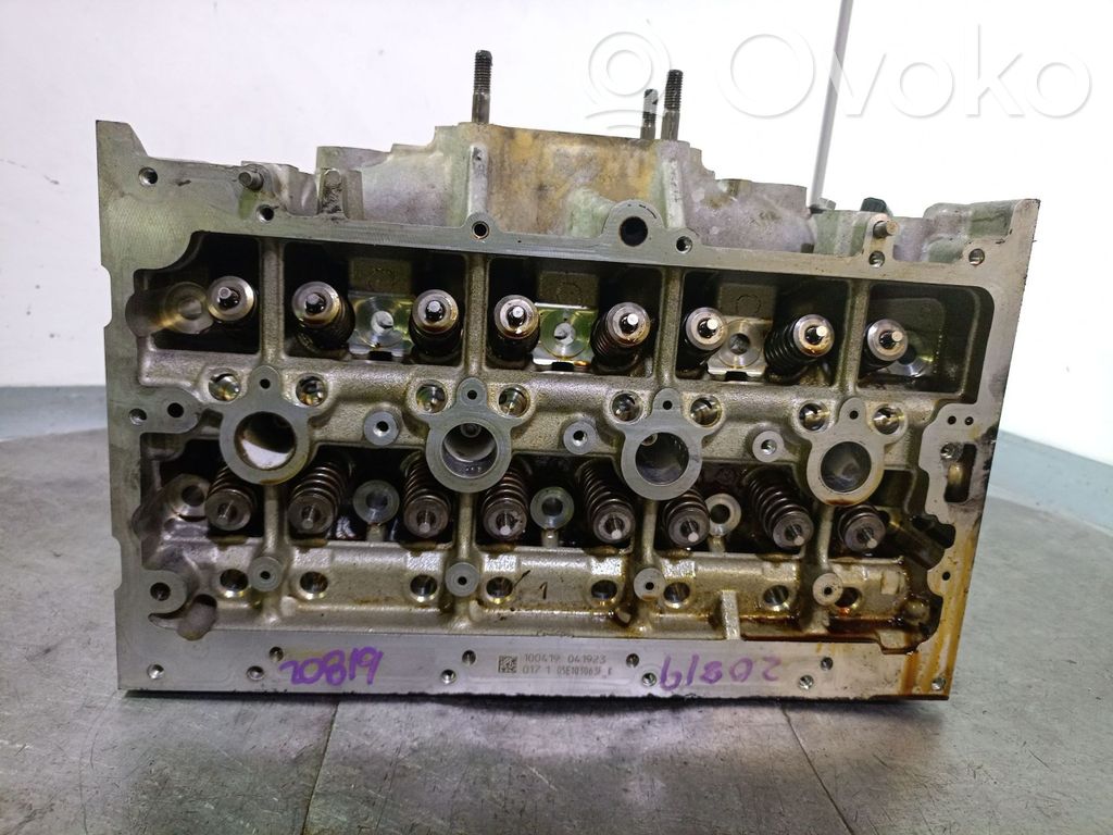 Volkswagen Tiguan Engine head 