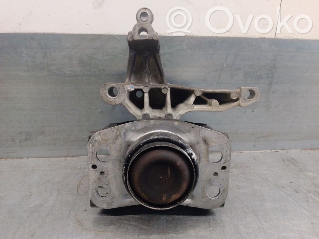 Renault Twingo II Engine mount bracket 