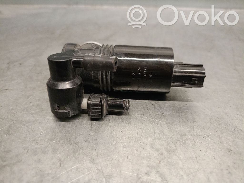 Volvo V40 Windscreen/windshield washer pump 