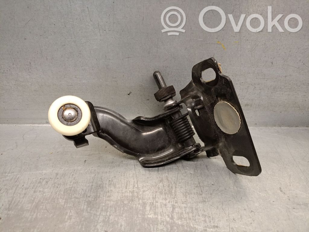 Ford B-MAX Tailgate/trunk/boot hinge 