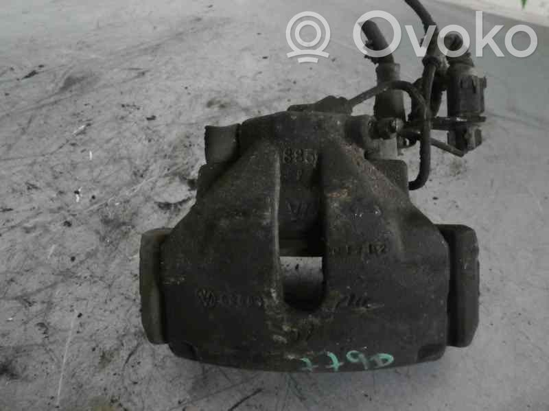 Zacisk hamulcowy przedni   4B0615124A