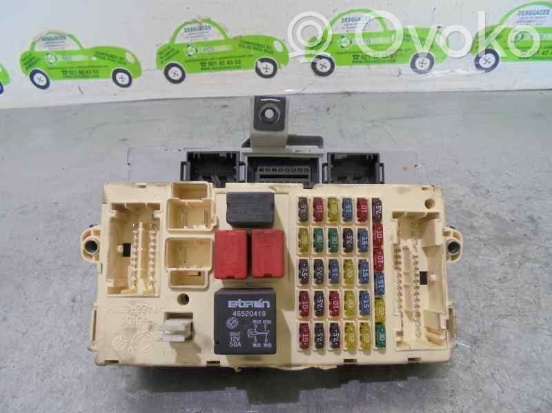 Alfa Romeo 147 Juego de caja de fusibles 