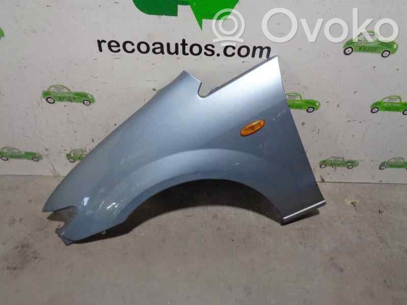 Mazda Premacy Sparnas 