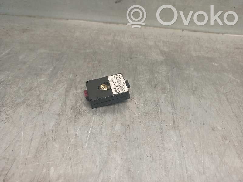 BMW X3 E83 Radio antena 