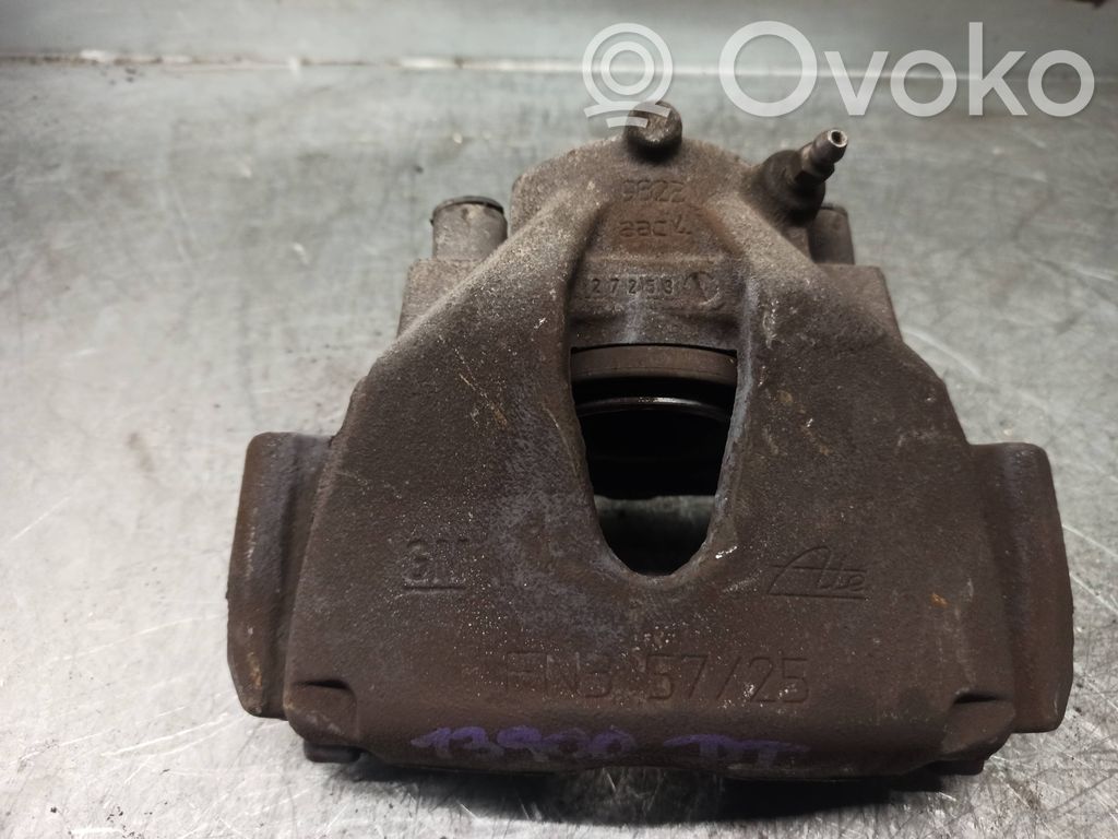 Opel Zafira B Zacisk hamulcowy przedni 