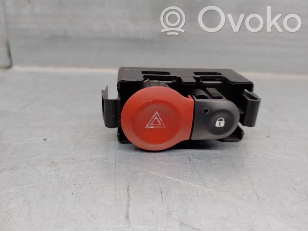 Hazard light switch   883000000