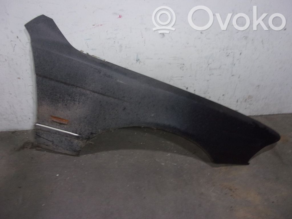 BMW 5 E39 Sparnas 