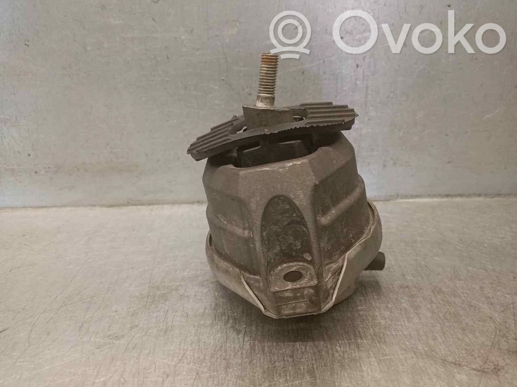 Engine mount bracket   22116769874