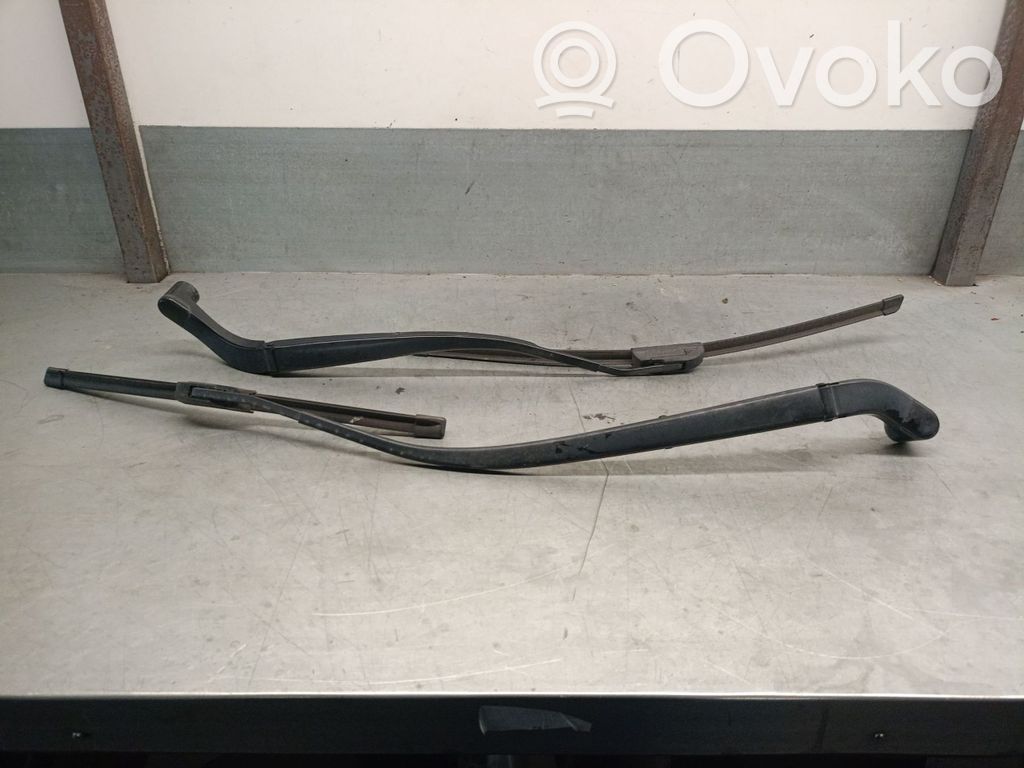 Opel Astra G Front wiper blade arm 