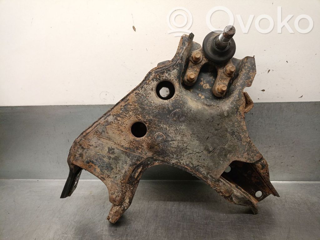 Nissan Terrano Querlenker vorne 