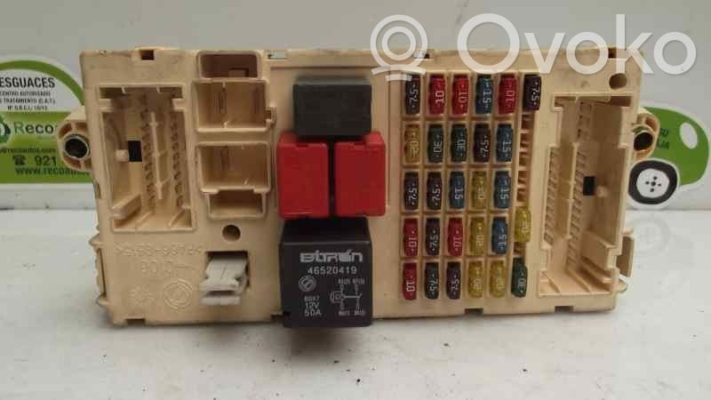 Alfa Romeo 147 Juego de caja de fusibles 