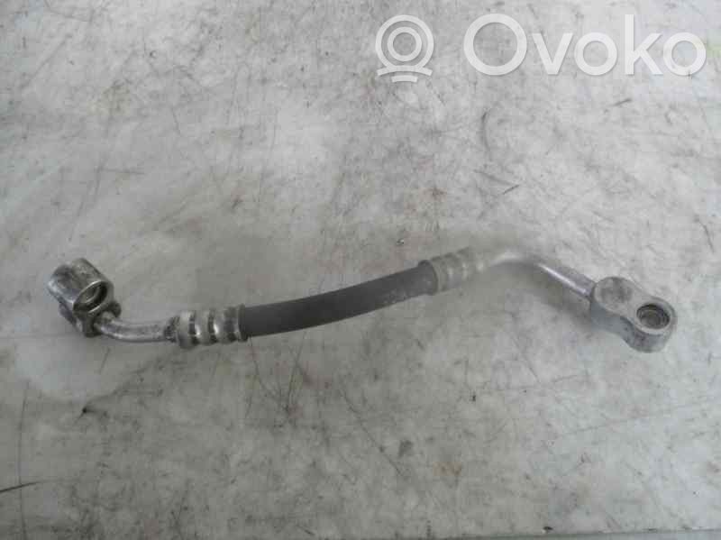 BMW 7 E38 Ilmastointilaitteen putki (A/C) 