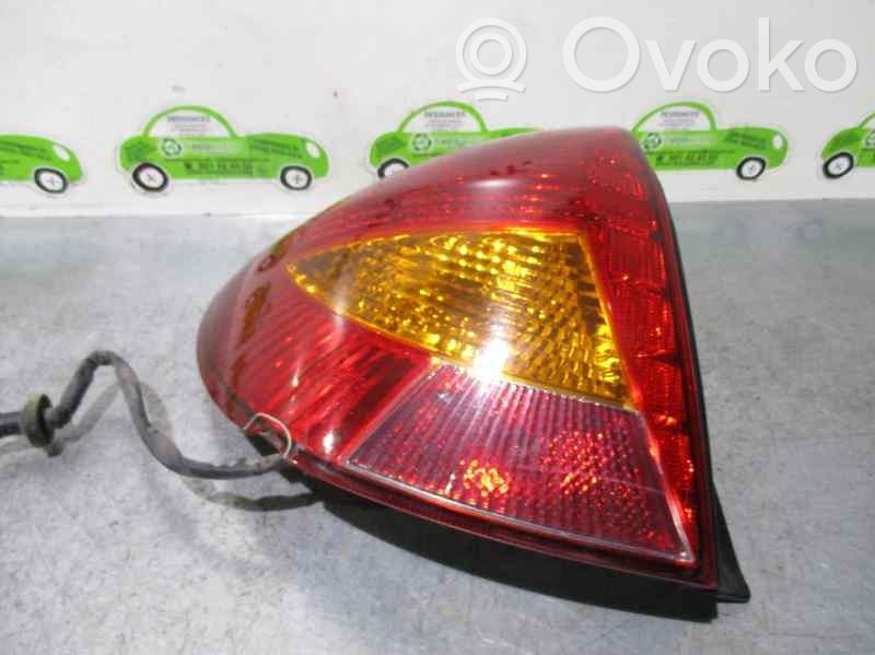 KIA Rio Luz trasera/de freno 
