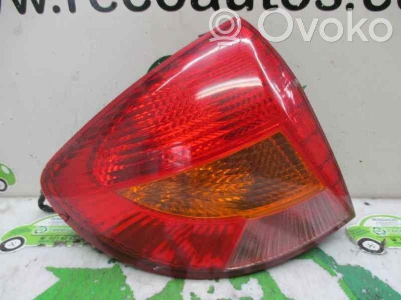 KIA Rio Luz trasera/de freno 